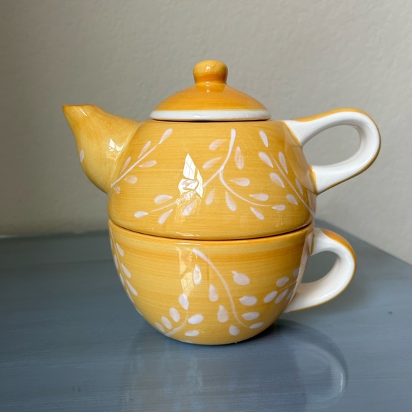 Tea cup - Picture 1 of 4